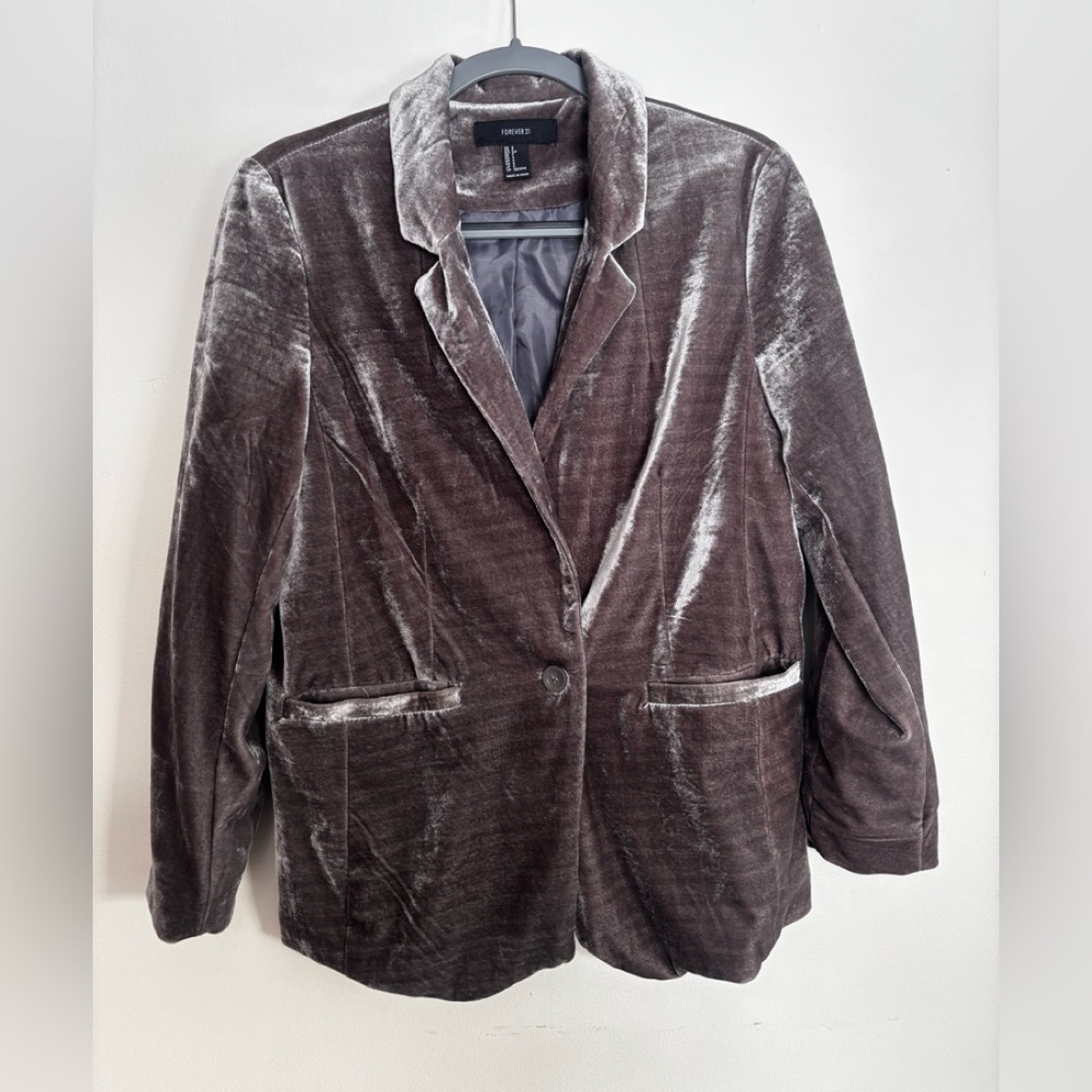 Gunmetal Gray Velvet Blazer, Never worn, roomy women's size S